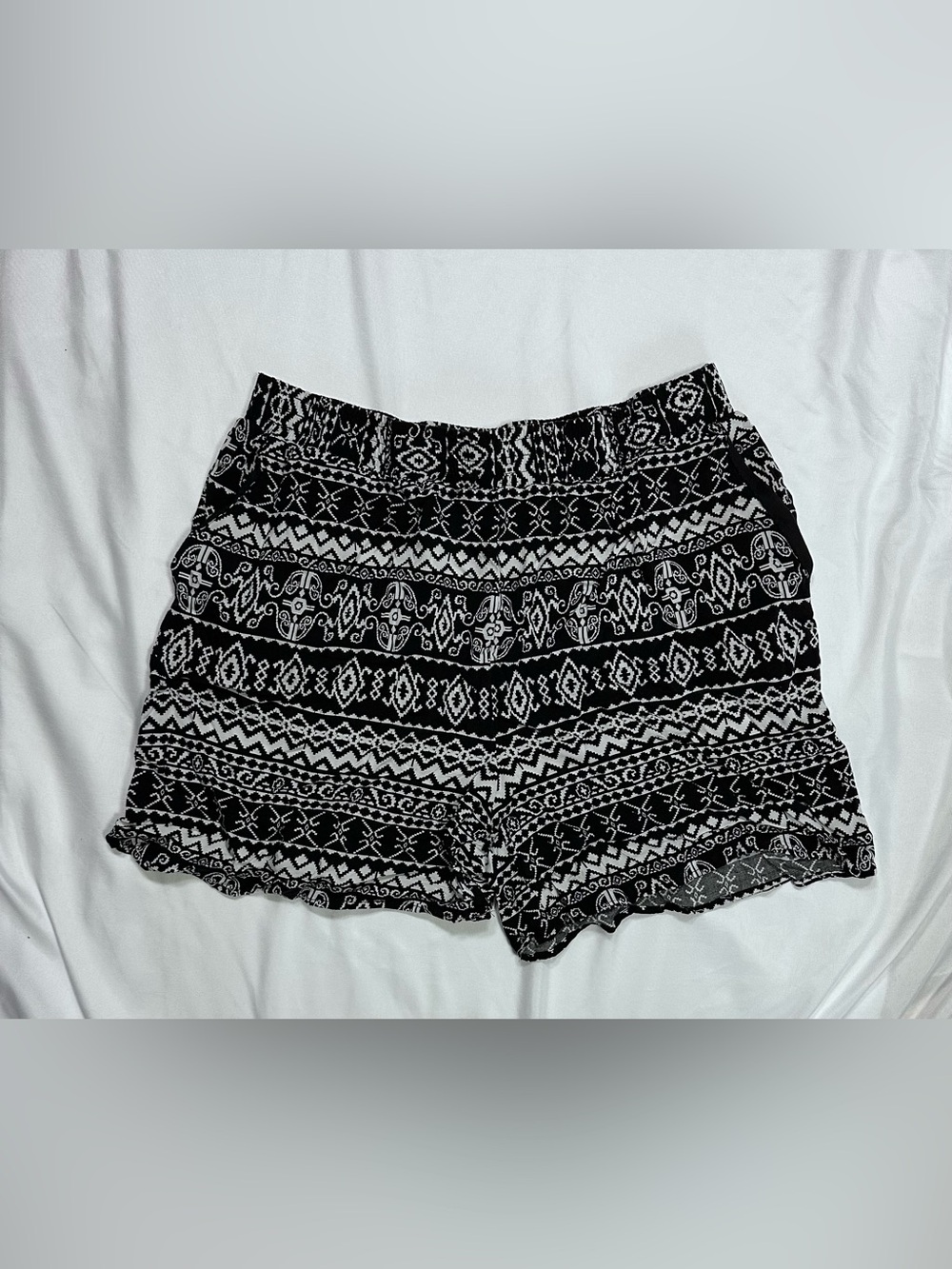 Unique Spectrum Black & White Tribal Print High-Waist Women’s Shorts 2X